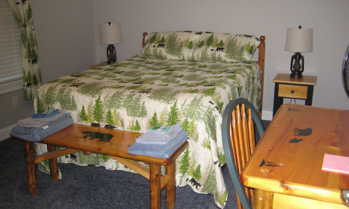 Rockwood Bed & Breakfast | 1-bedroom bed & breakfast at Bears Den Lodge B & B/Suit 4