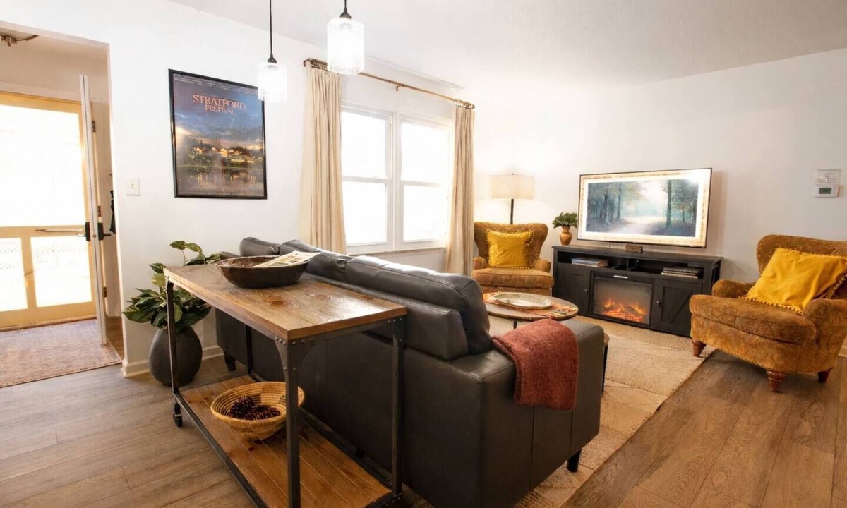 Delaware House | 1 Level| 0.4mi OWU |Patio|Free Parking|Quiet Street|0.2mi Downtown|W/D