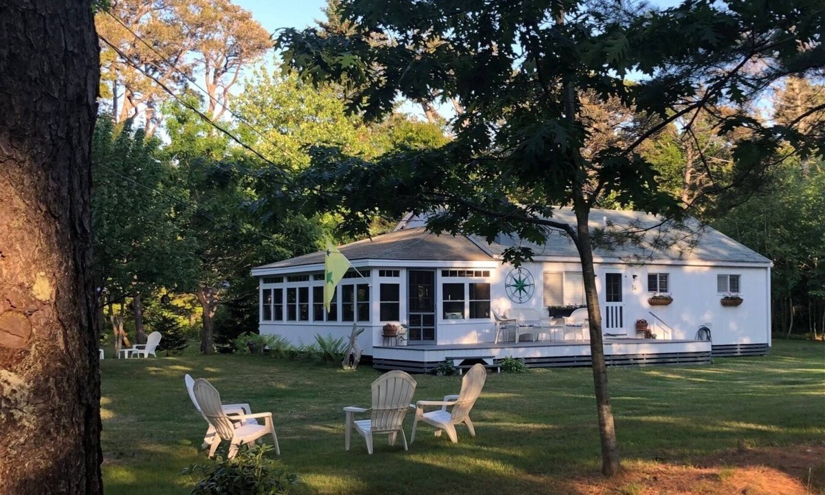 Phippsburg Cottage | 2 bedroom cottage only 187 steps away from Popham Beach!
