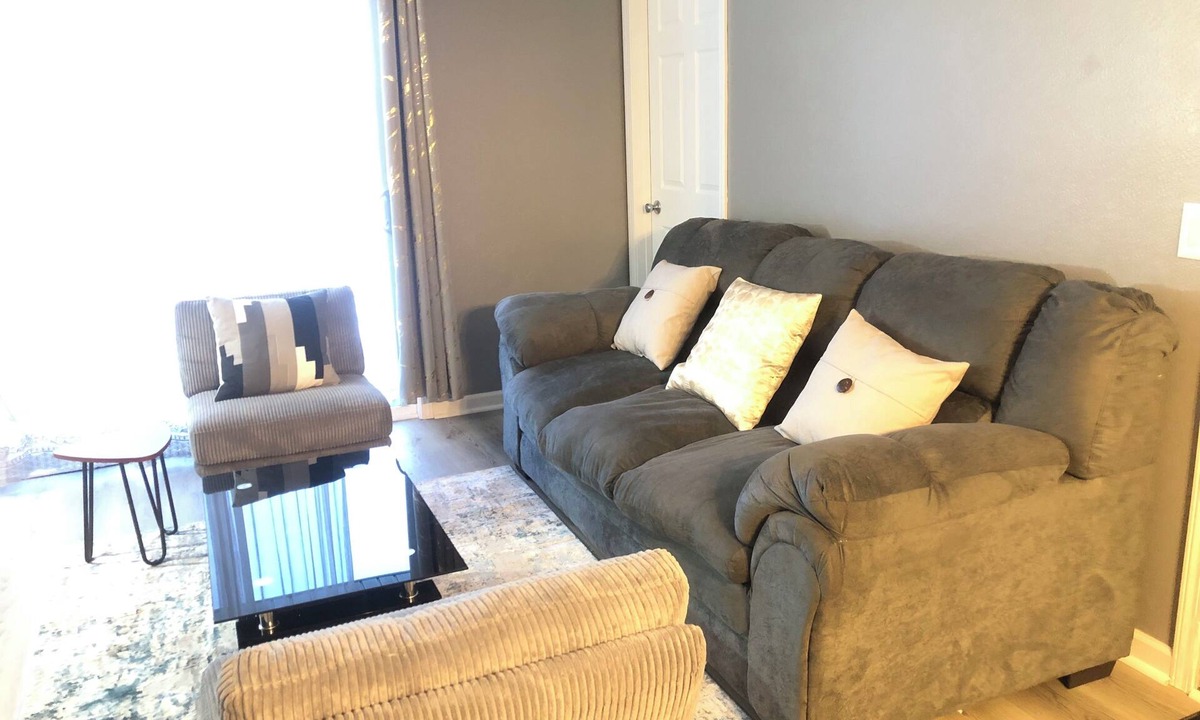 Grand Rapids Apartment | 2 BR 2 BA Cozy Retreat Near Everything