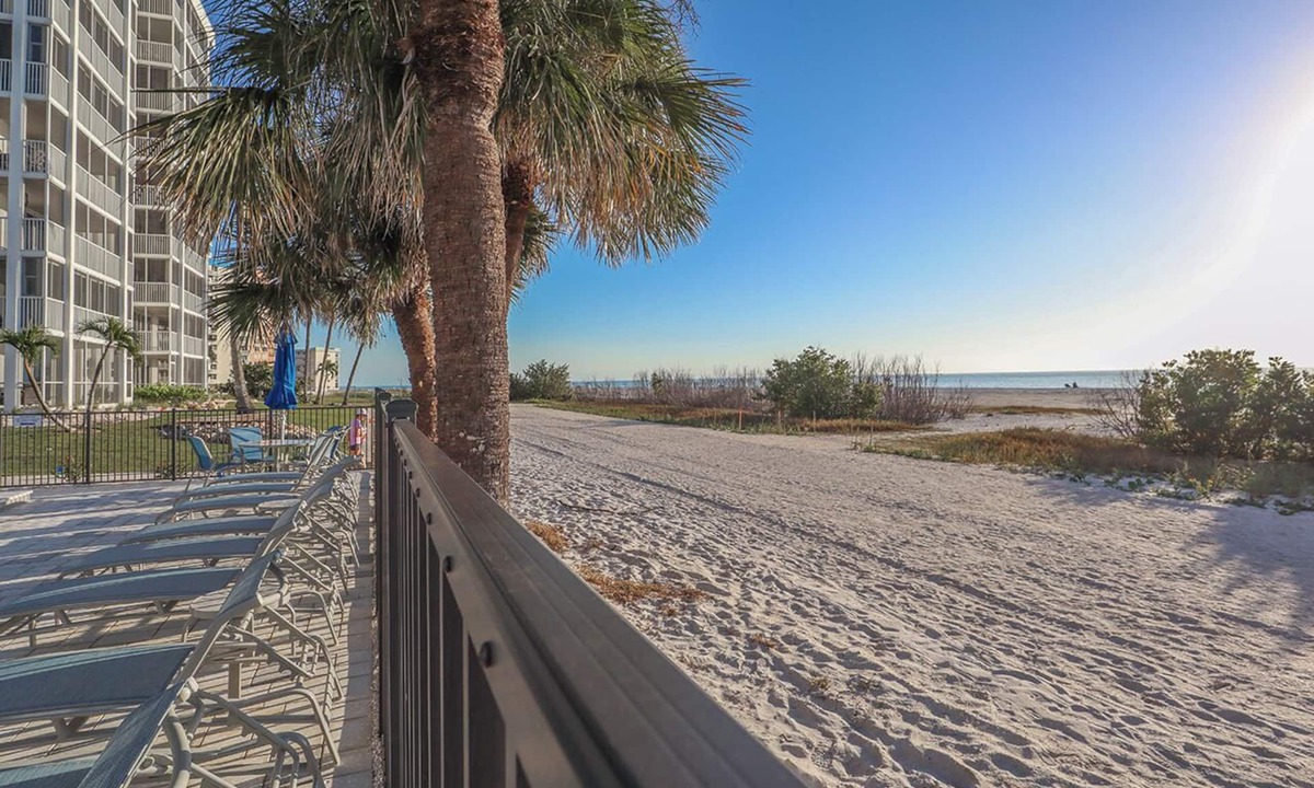 South Island Condo | 2B/2B Beachfront Island Vacation Condo at Creciente w/View of Gulf and Pool