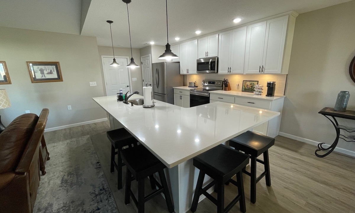 Lima House | 3-bedroom house 5 yr old in nice Lima neighborhood, AC, garage, outdoor dining