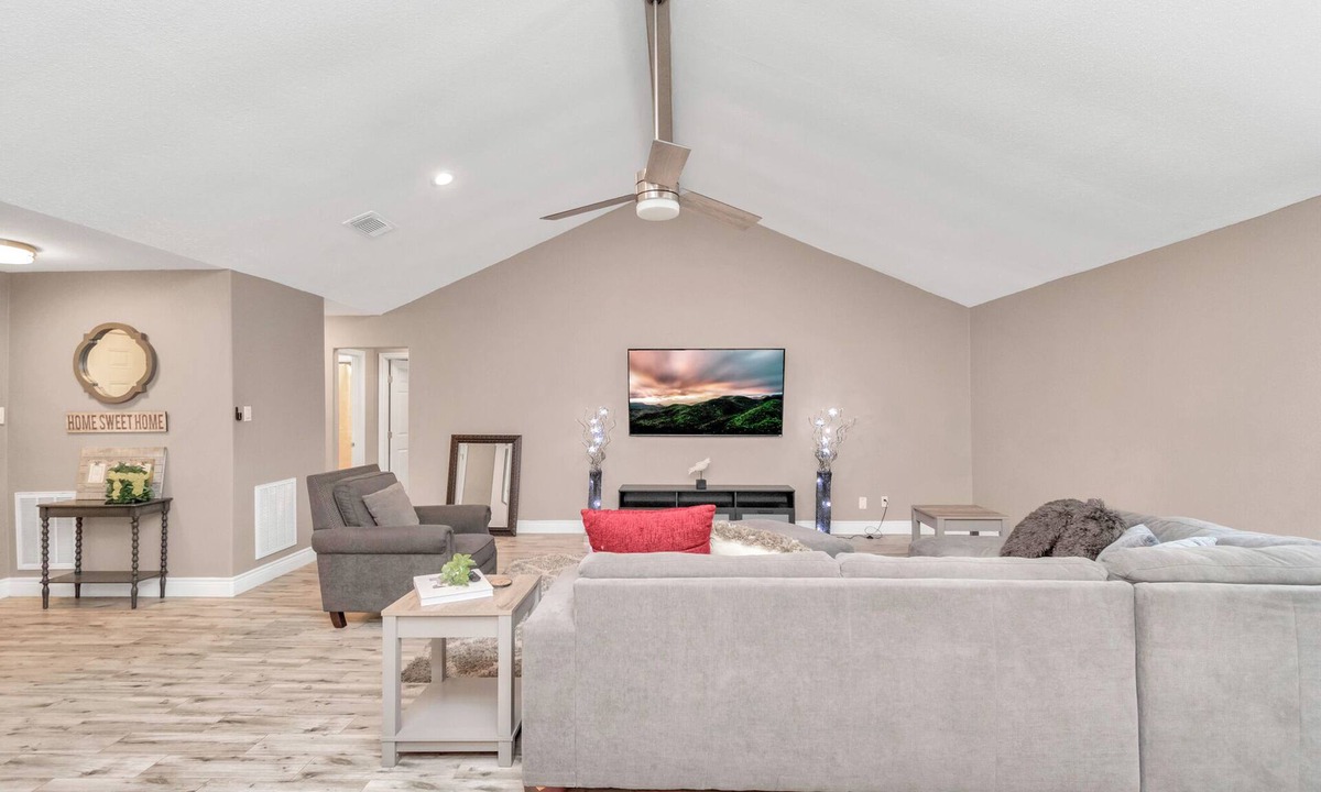 Addicks House | 🔥3 King SuitesMD Anderson West medical 3min to I-10 Med Center Fast WiFi Garage