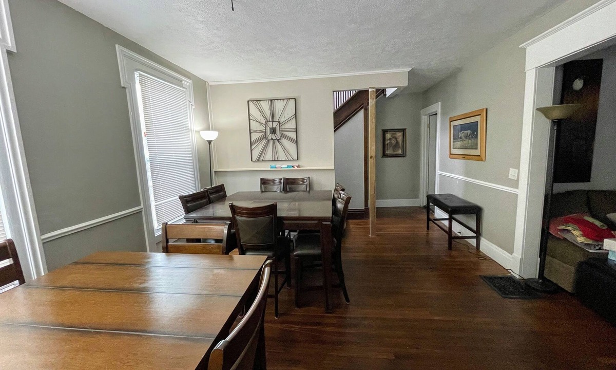Westside Connection House | 3 Miles to Downtown 3 Bedrooms 2 Full Baths. Kitchen, Dining & Gathering areas.
