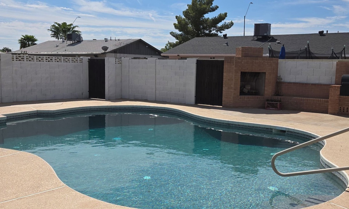 North Mountain House | 3bd/2ba house. Sleeps 9. AC, Games, Snacks, Coffee Bar, Private Pool & more