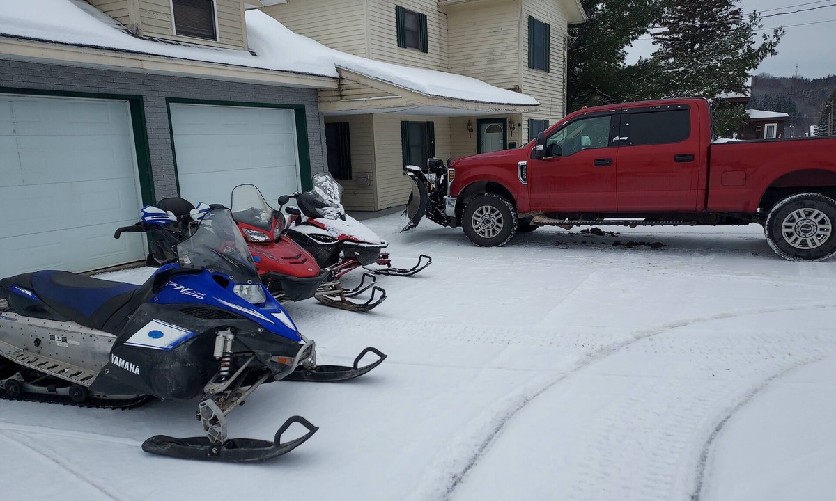 Van Buren House | 4 Season Vacation Home Rental. in Van Buren, Maine 22 miles north of Caribou.