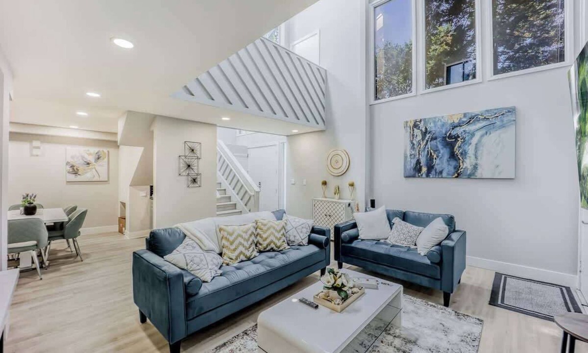 Menlo Park Condo | 493-Grandeur Home, AC & Patio near Meta & Stanford