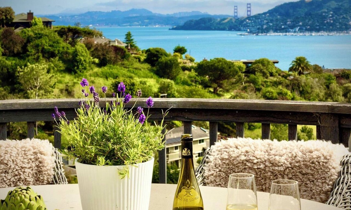 Tiburon House | 5 Bedroom Luxury Retreat with Amazing Golden Gate Bridge/Bay Views in EveryRoom