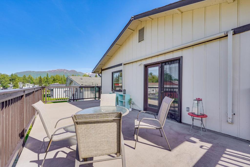 Northeast Anchorage Apartment | 5 Mi to State Park: Mtn-View Apt in Anchorage