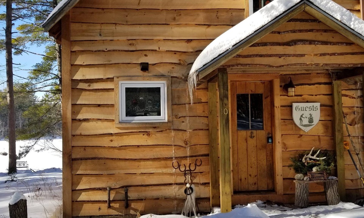 Waterford Cabin | 5 STAR Magical Waterfront Cabin on Papoose Pond! 25 Minutes to Sunday River.