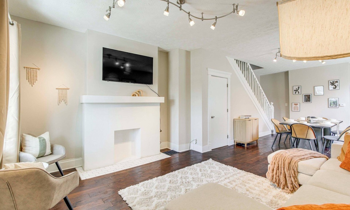 Columbus Cottage | 6 Mi to Ohio State: Walkable Home in S Columbus!