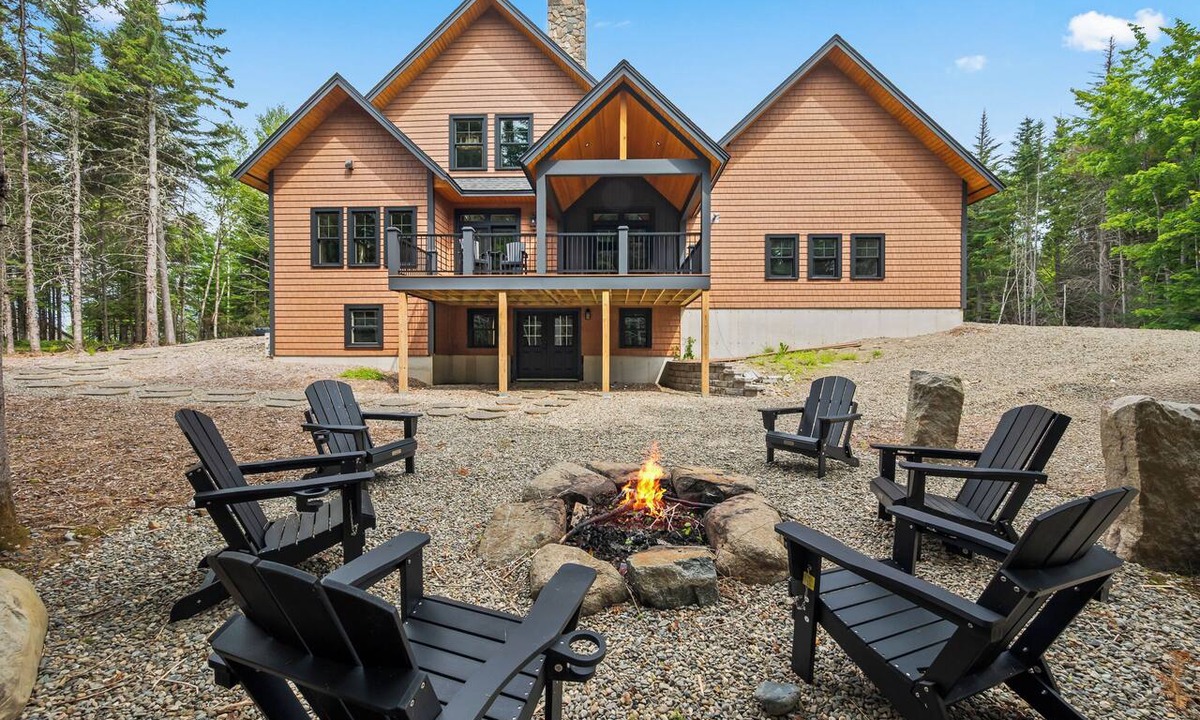 Rangeley House | 9 Gables | Waterfront Access on Rangeley Lake