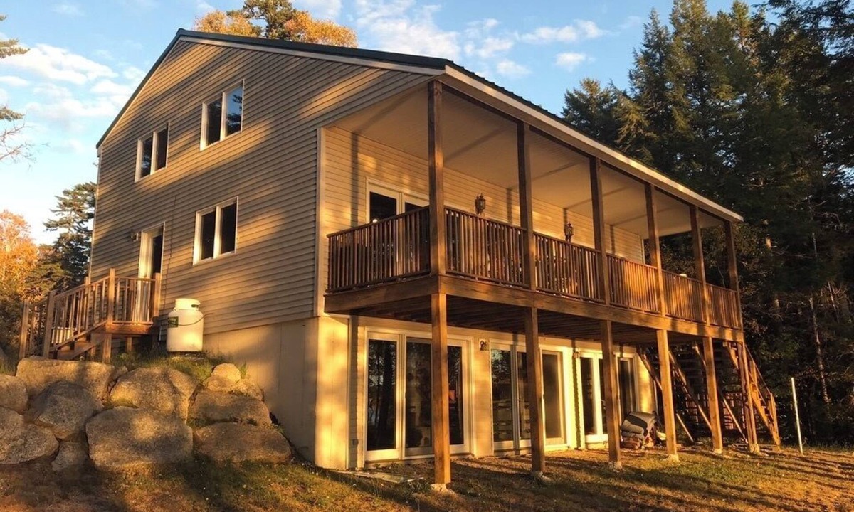 Beddington Cabin | A classic Maine cabin for a taste of camp living in any season!