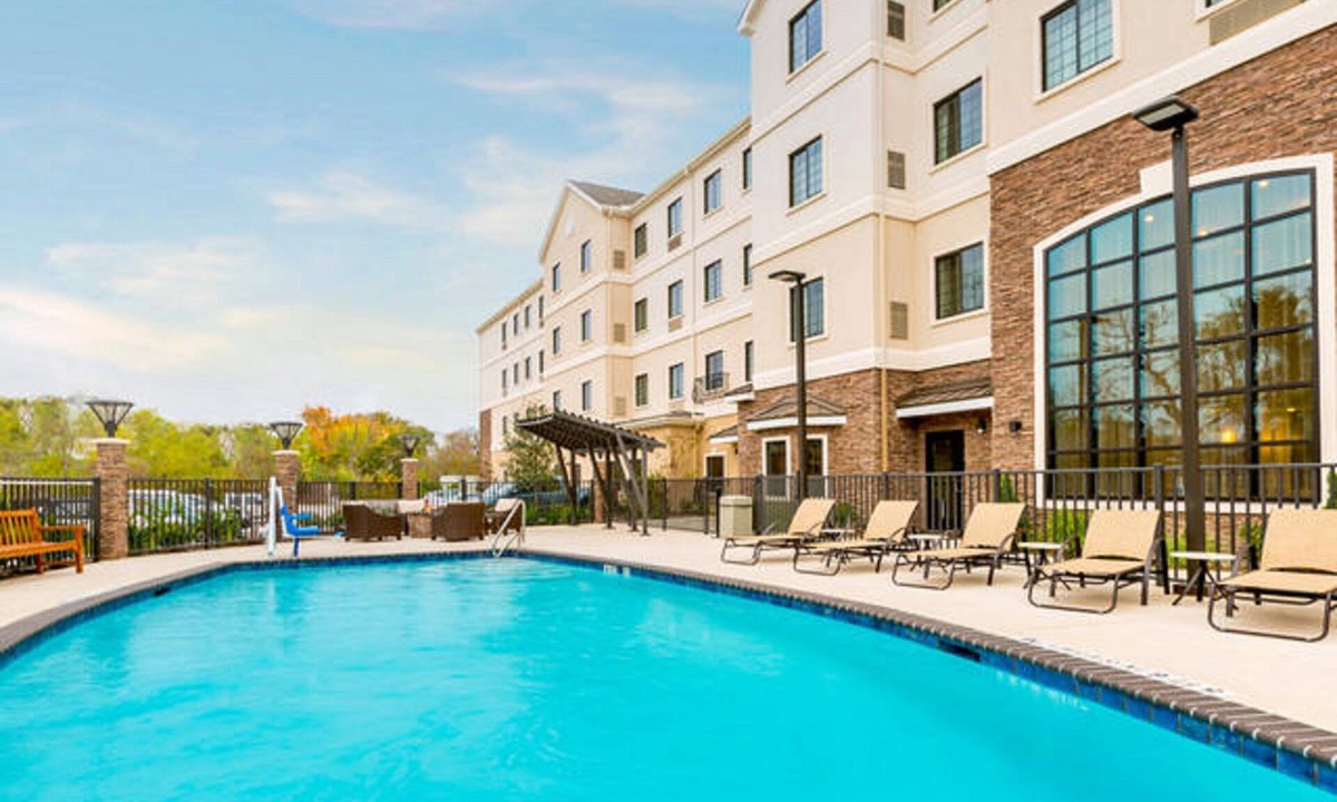 College Station Apartment | Accessible 2BR Suite w/Daily Breakfast & Pool