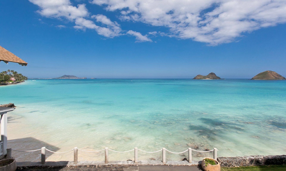 Lanikai House | Adorable Beachfront Home Located on Secluded White Sand Beach!