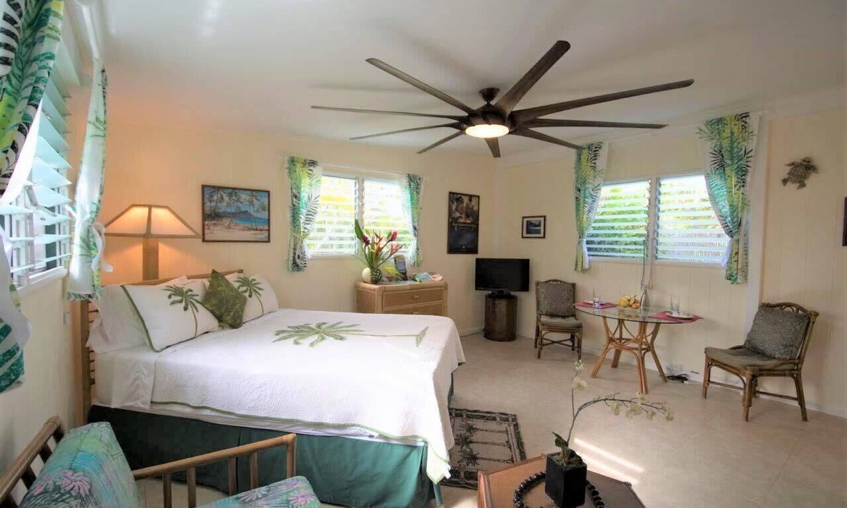 Kailua Apartment | Affordable Island Getaway with private yard
