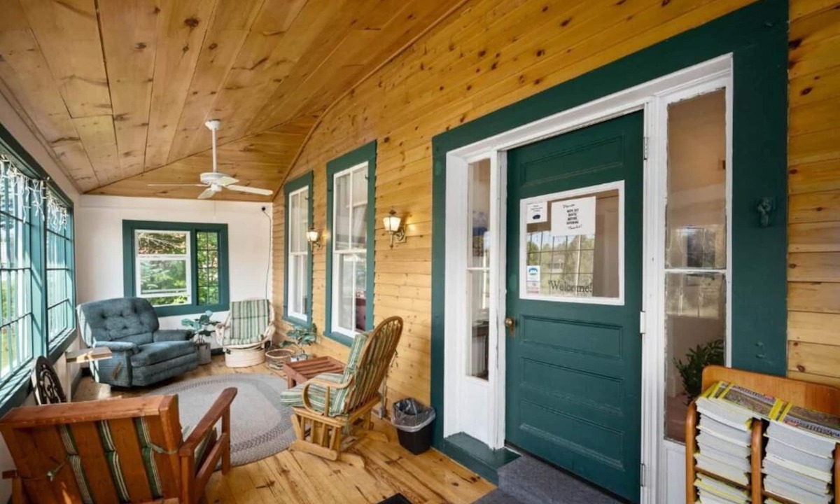 Twin Mountain House | Allegory Inn