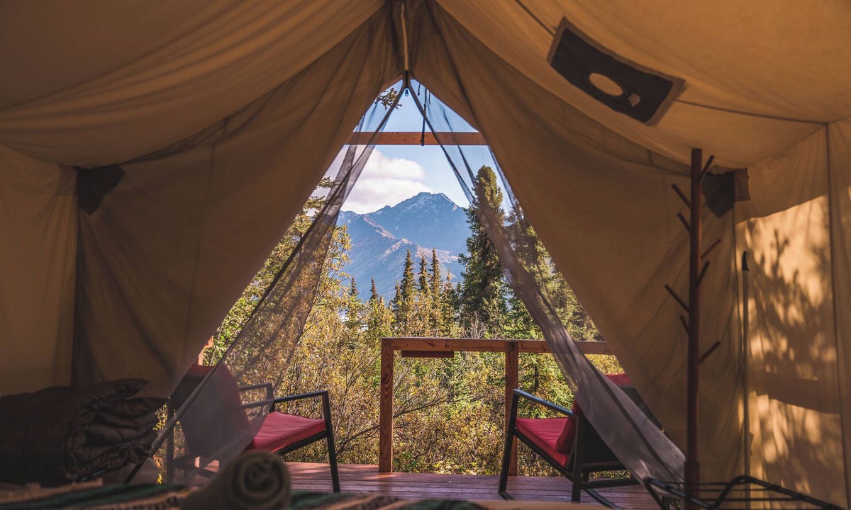Sutton Hotel | Alpenglow Luxury Camping
