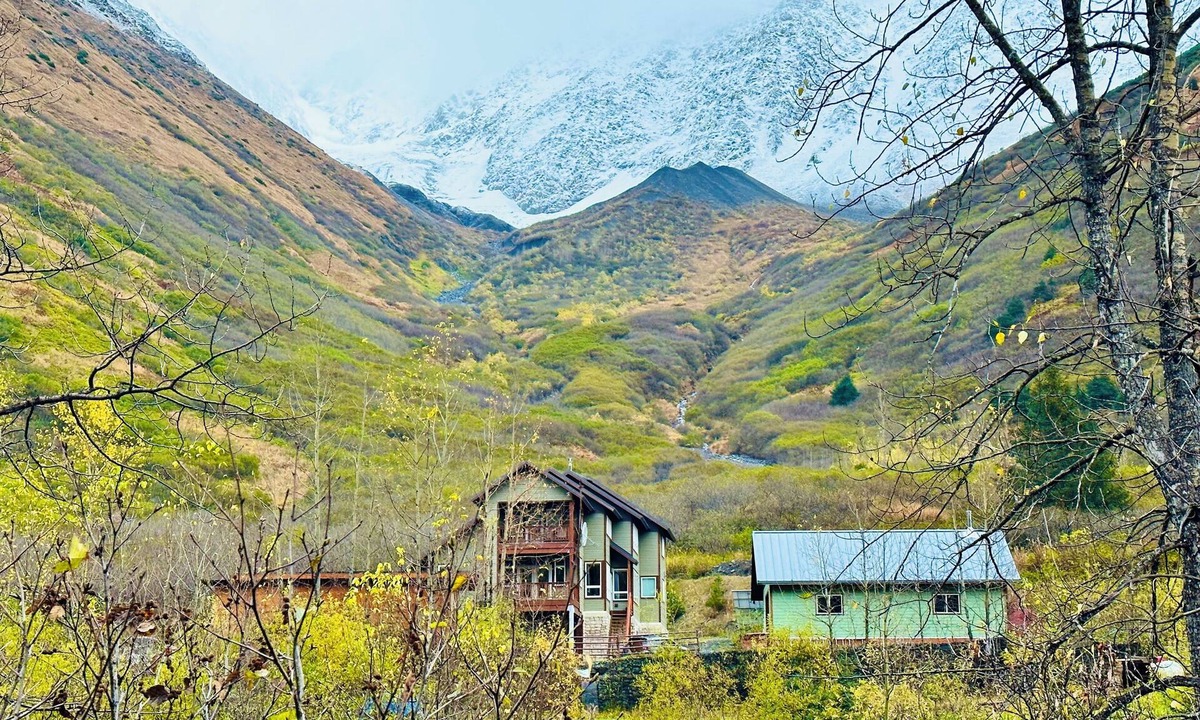 Eagle River Apartment | Alyeska Mountain Oasis in Girdwood. Crow Pass. Chugach National and state park.