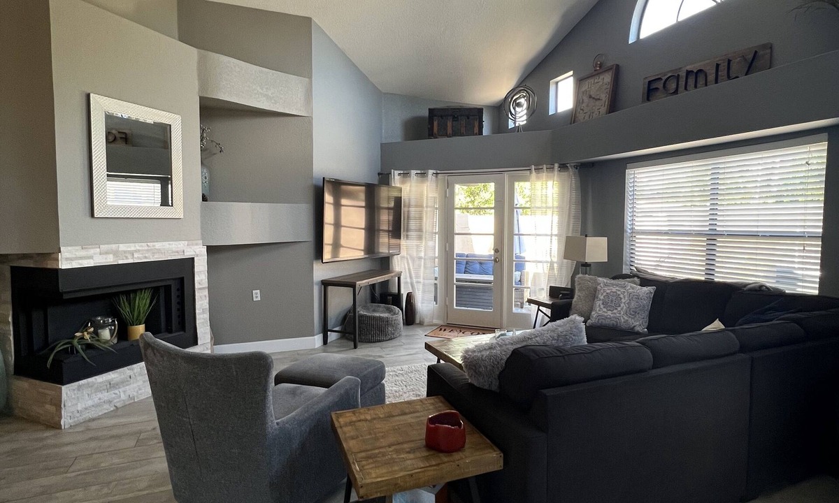 Mountain Park Ranch House | AMAZING AHWATUKEE LOCATION! MOUNTAIN VIEWS! SUPER CLEAN UPDATED HOUSE!