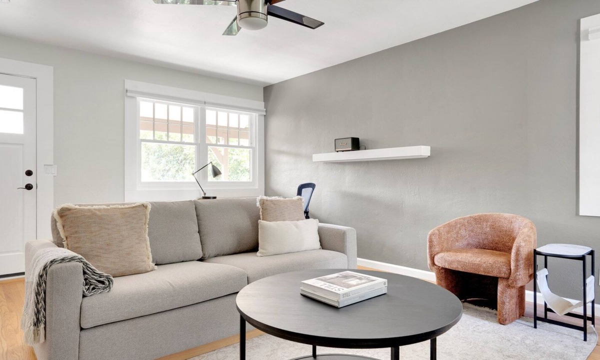 Downtown North Apartment | Amazing Palo Alto 1BR w/ W/D, nr FB & Google, by Blueground