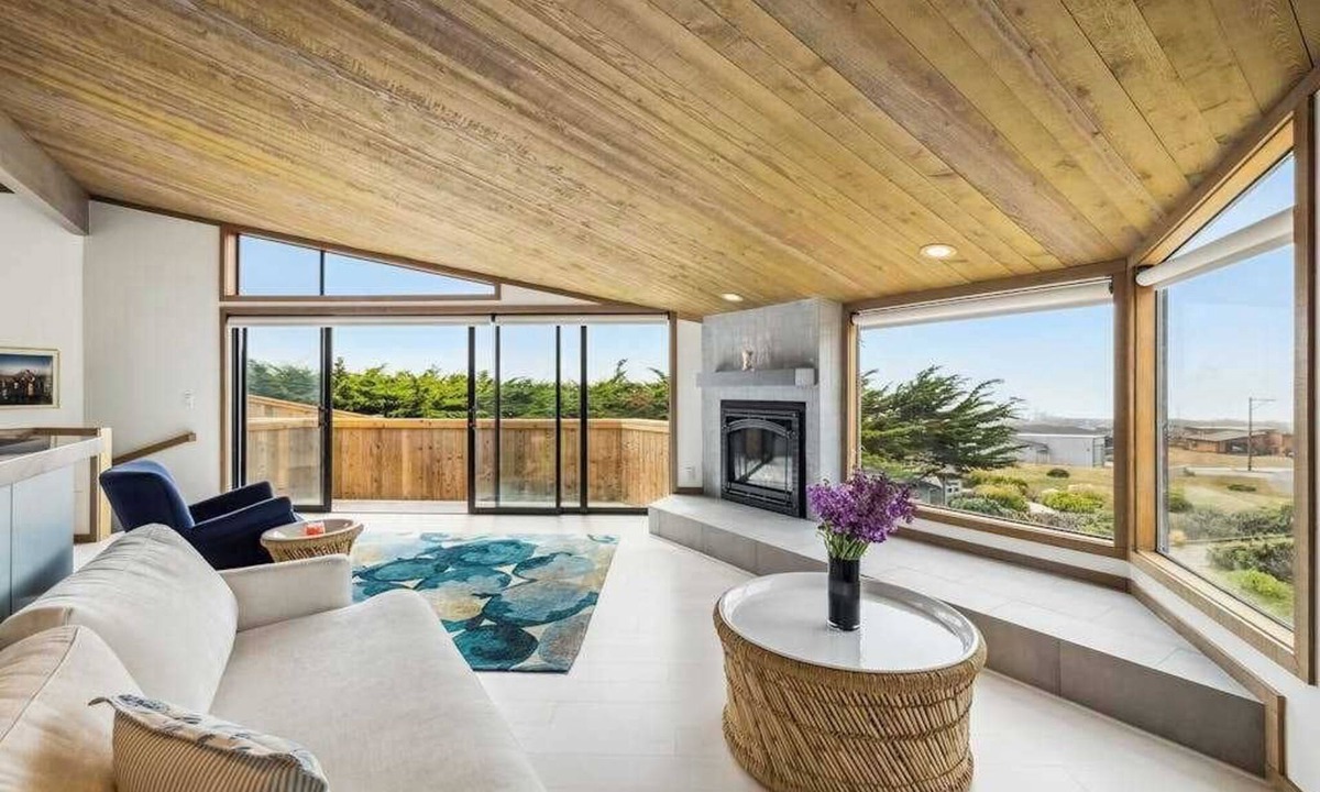 Sereno del Mar House | Architect-Designed Bodega Bay Home w/Ocean Views & Hot Tub - 2 King Suites