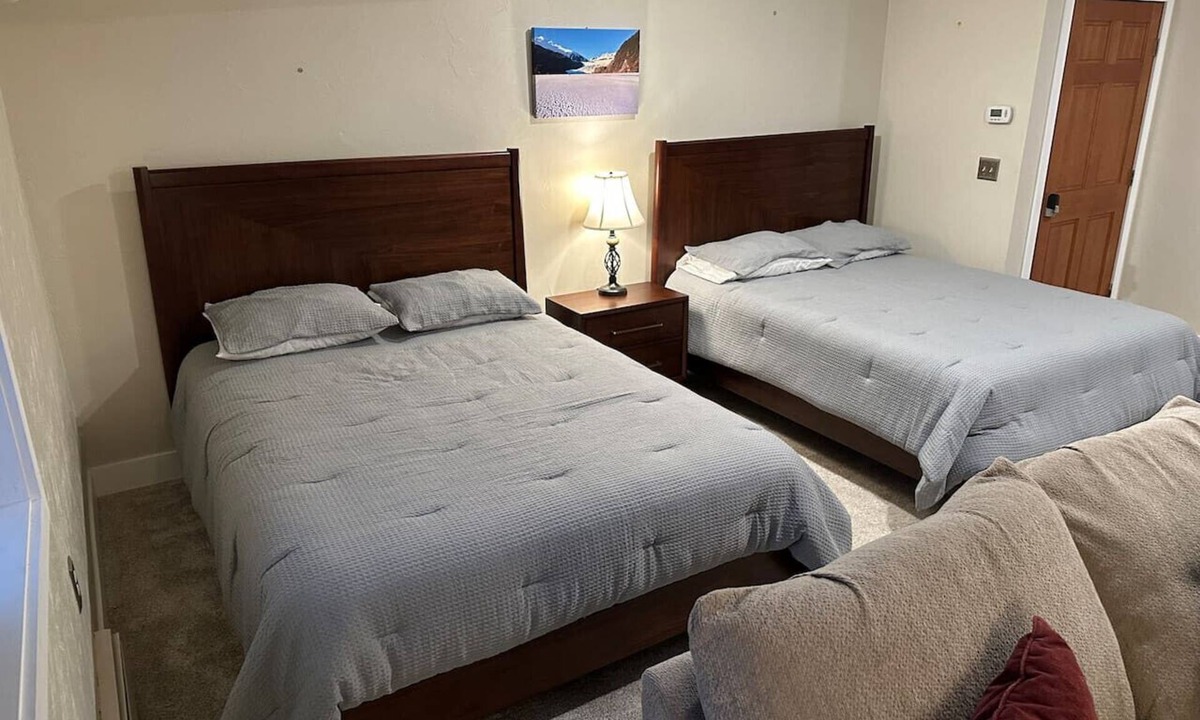 Juneau Apartment | Arctic Loft: Your Urban Retreat - Sleek, Spacious, and Centrally Located