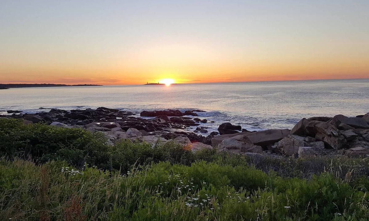 Gloucester Hotel | Atlantis Oceanfront Inn