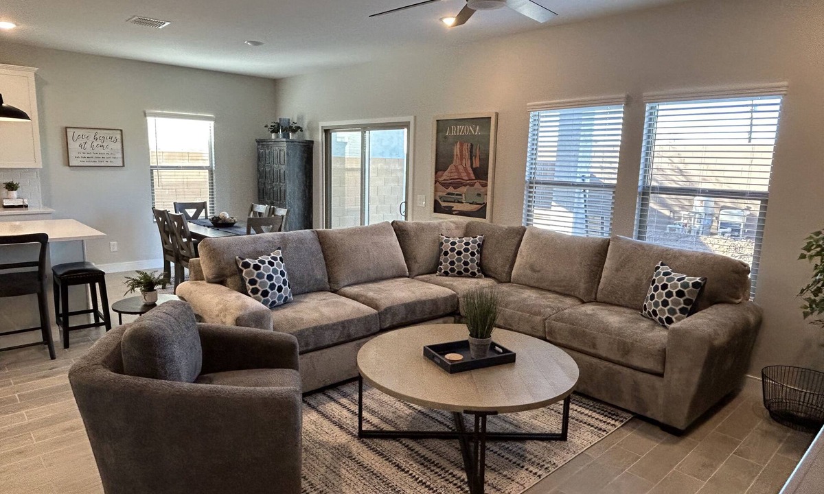 Rovey Farm Estates House | AZ Westgate Entertainment House - Everything Entertainment Only Minutes Away!
