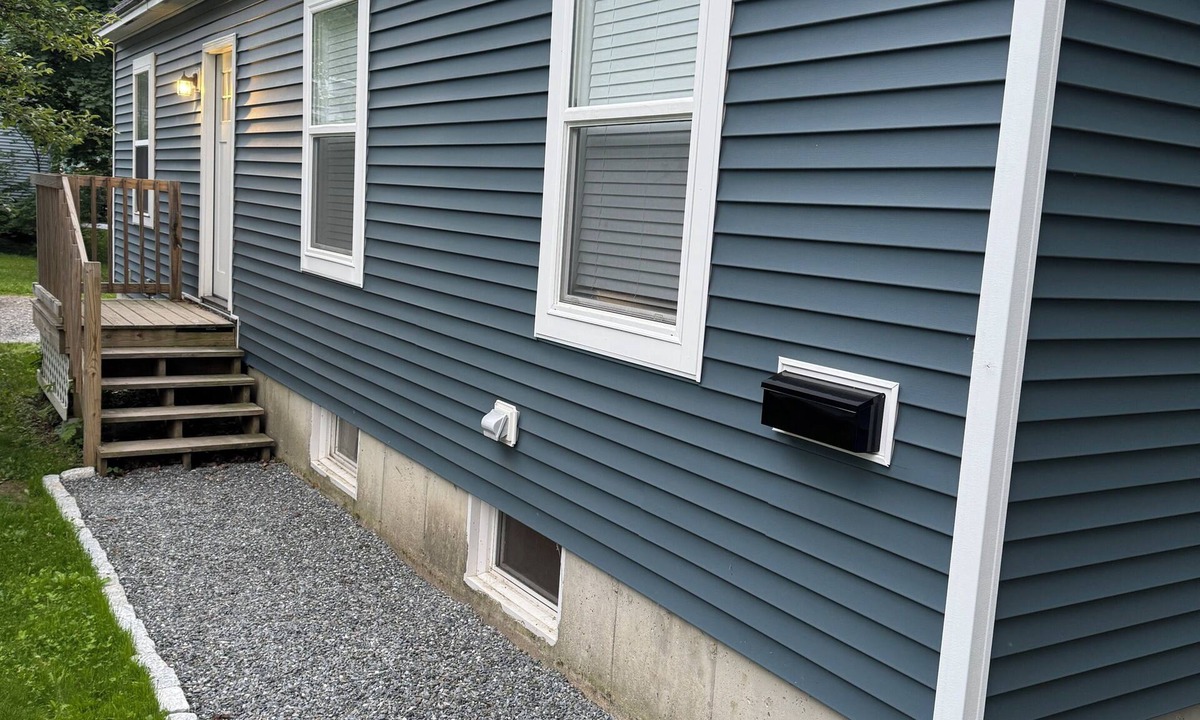 Bangor Apartment | Bangor Waterfront Stay Steps to Concert Venue