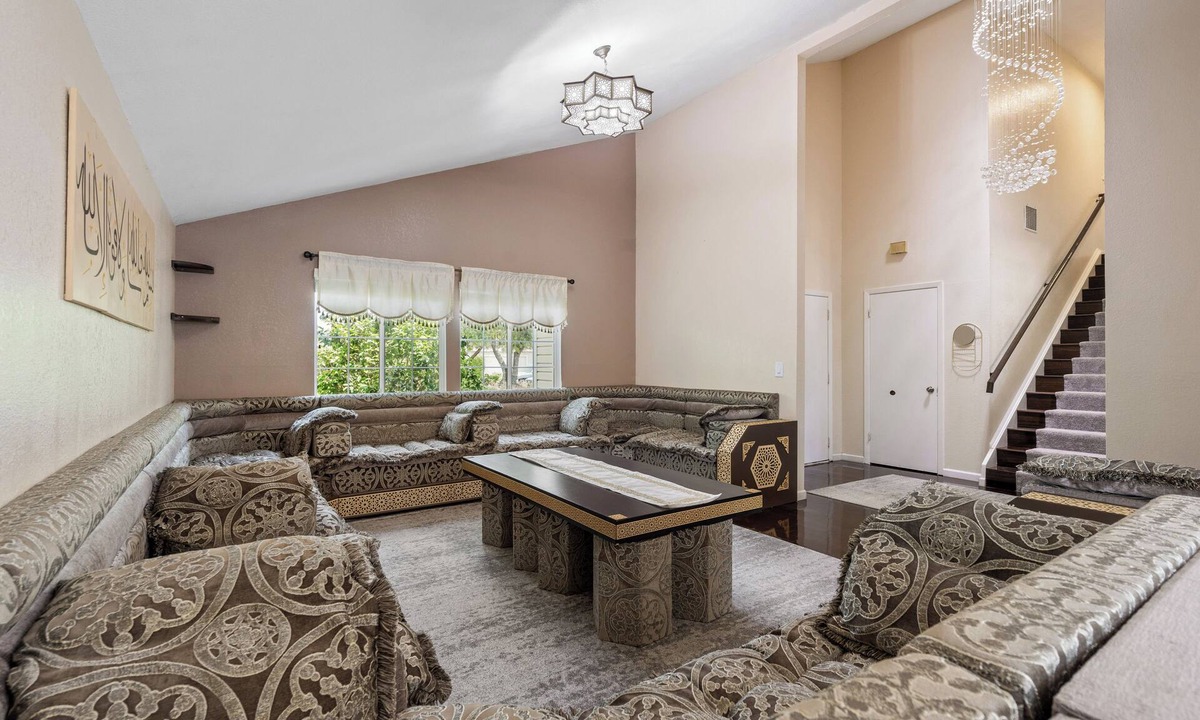 Hercules House | Bay Area Haven: 3BR with Spacious Living Room & Scenic Views