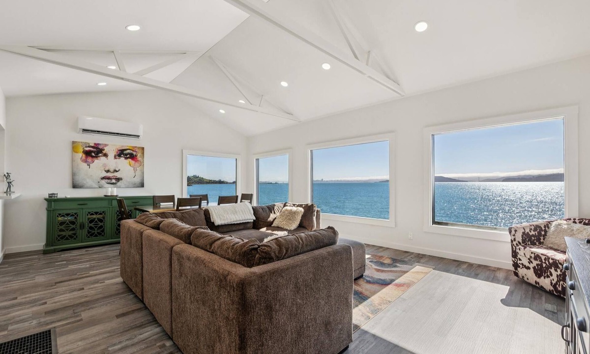 Point Richmond House | Bay Breeze Main | Bay Front, Private, Quiet