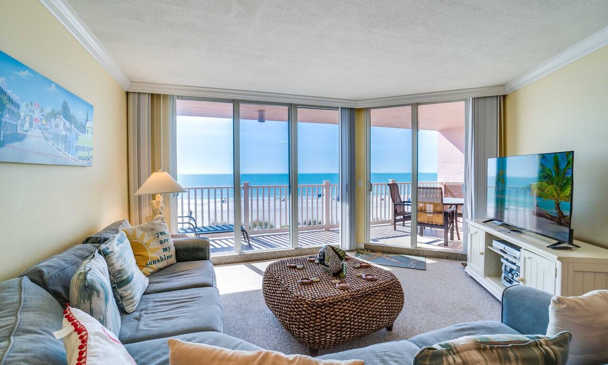 Bradenton Beach Condo | Beachfront - Anna Maria Island Club Unit 22 by SeaBreeze Vacation