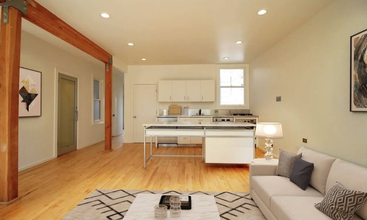 South of Market House | Beautiful 2-bedroom townhome in the heart of San Francisco in sunny South Beach.
