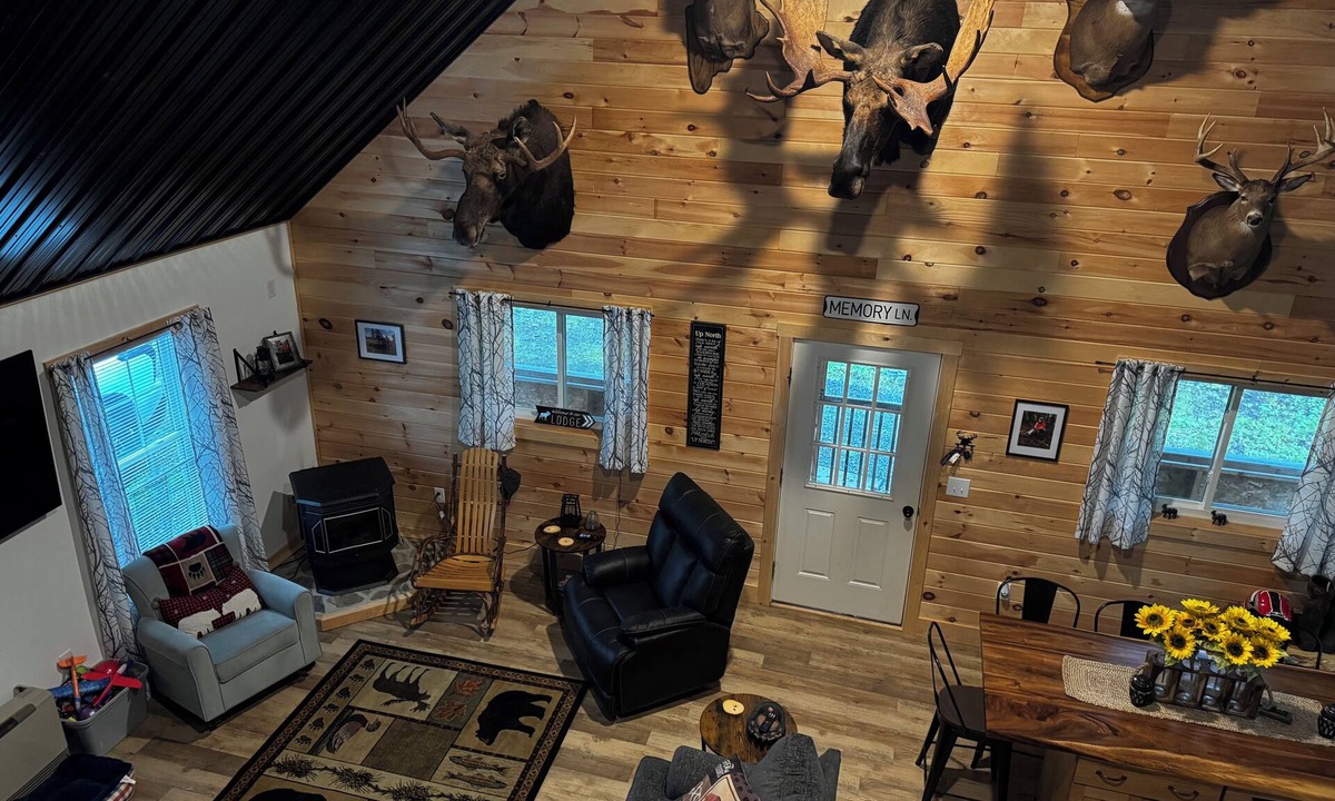 Crystal House | Beautiful 2 bedroom camp with all the amenities of home sleeps 13