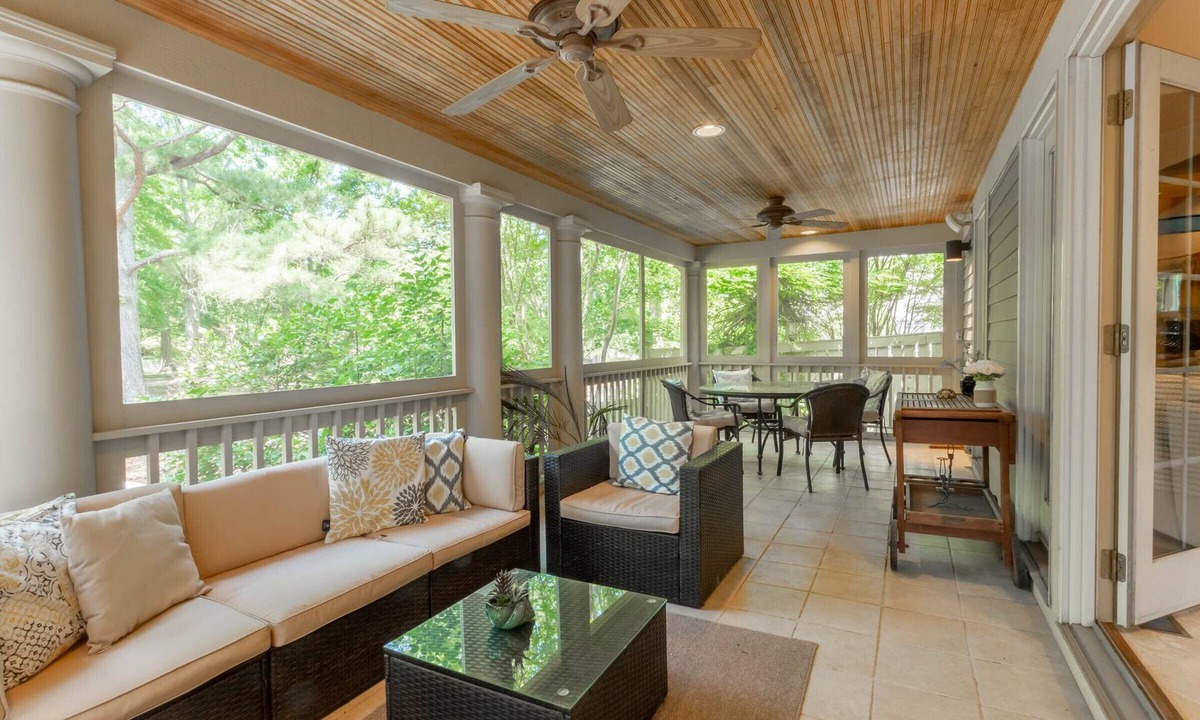 South Rehoboth House | Beautiful 4BR Rehoboth Beach Home w/Gorgeous Porch