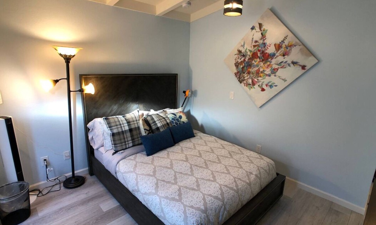 East San Mateo Apartment | Beautiful centralized home away from home