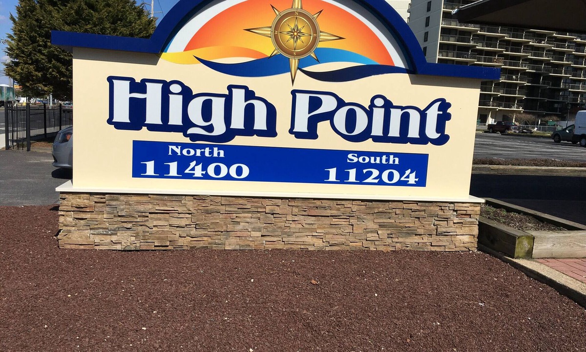North Ocean City Condo | Beautiful Clean Condo On Beach &Bayview, steps to beach &pool. Full & Mini weeks