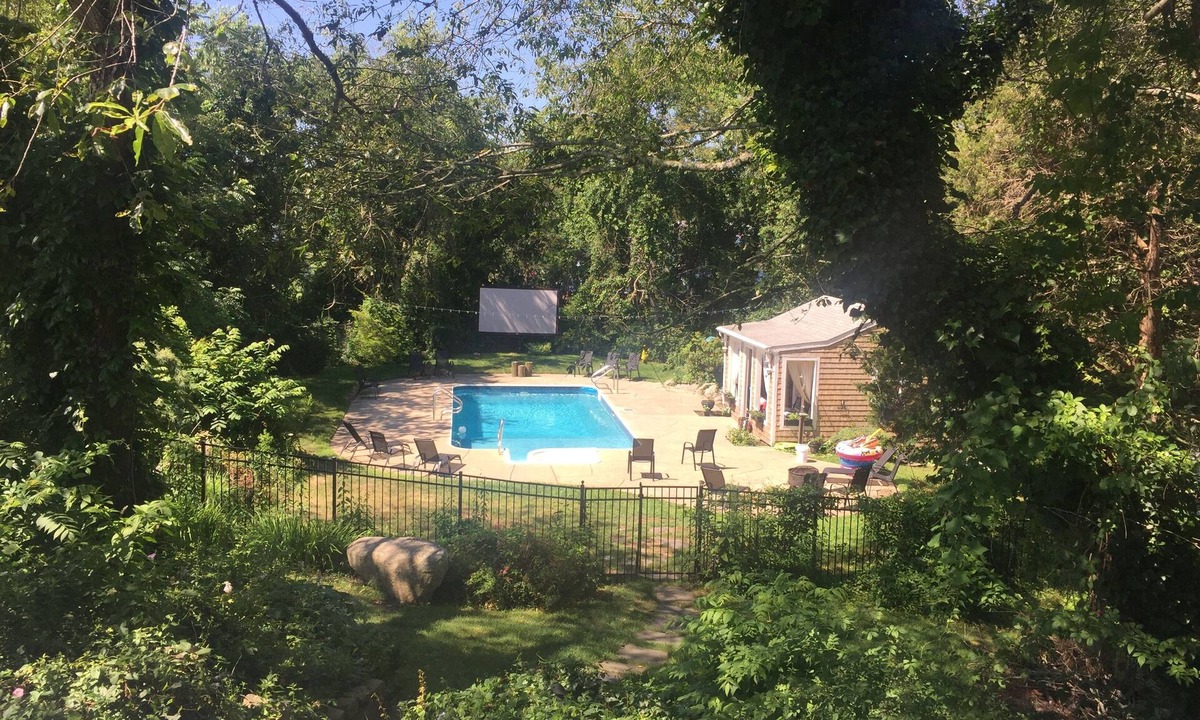 South Kingstown Apartment | Beautiful pool, hot tub (new spring 2022!) quiet, close to beach!