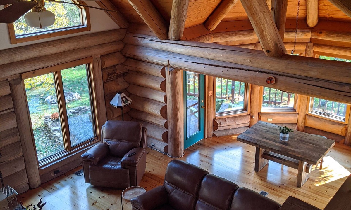 Delaware Cabin | Beautiful Real log home on the Olentangy River