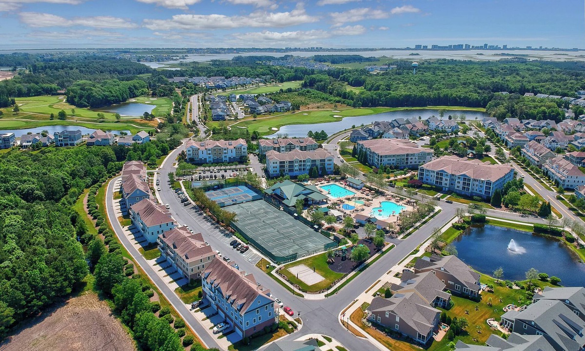 Bayside House | Beautiful Sunchase Sunset Villa a 4 bed, 3.5 bath home in amenity rich Bayside Community, pool, fitness, golf, tennis, pickleball and more!
