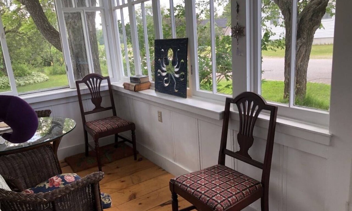 Stratton Cottage | Best Rates at Sugarloaf , 10 min away !