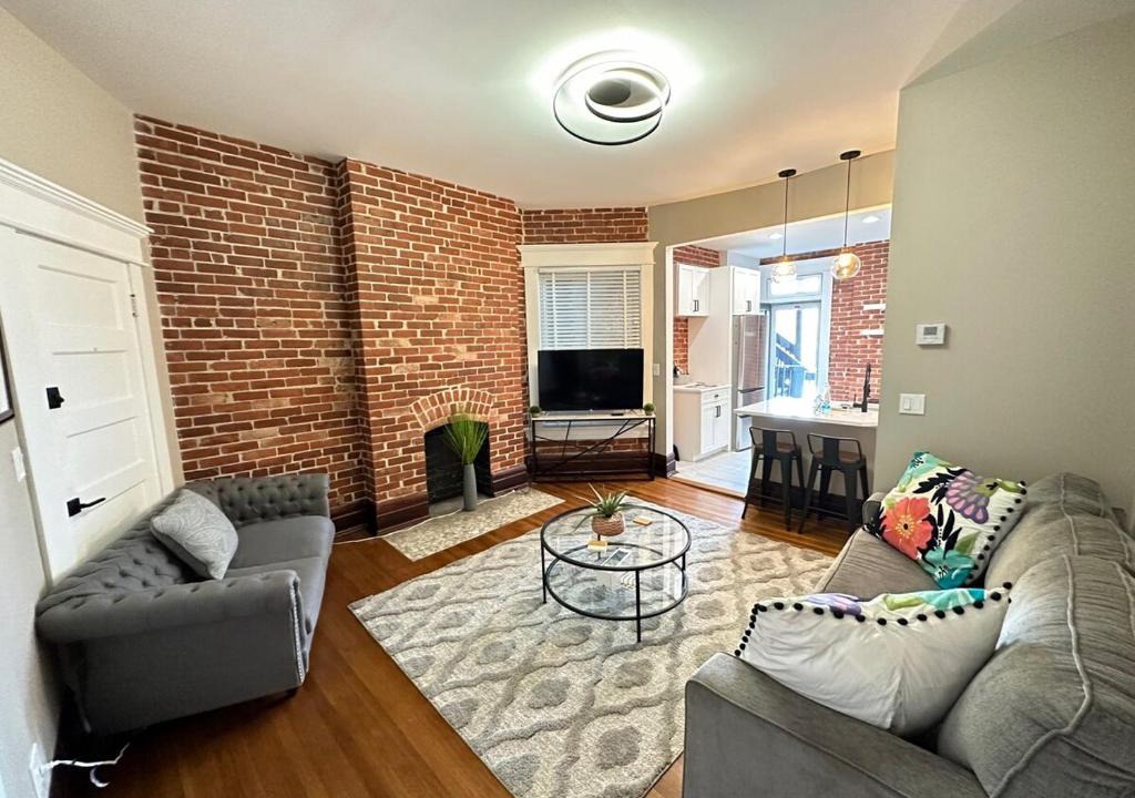 University District Apartment | Big Brick 2 Bedroom apartment in Victorian Village