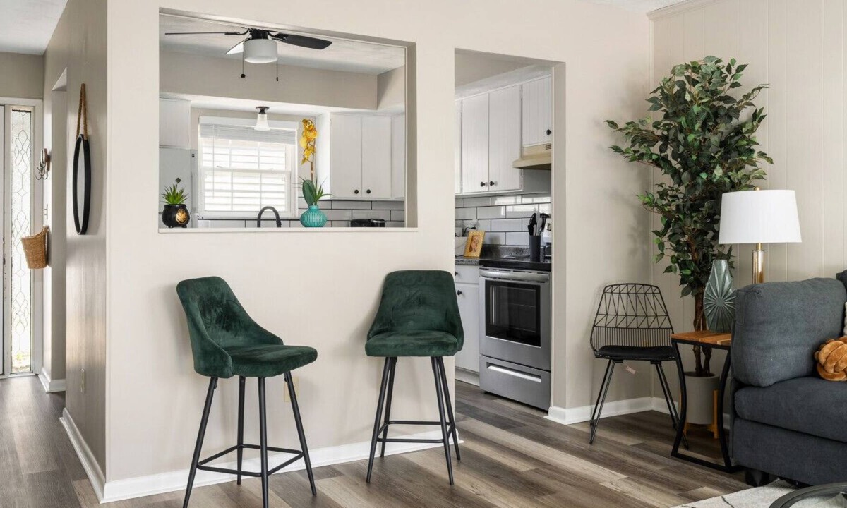 Heath Apartment | Birch and Oak - 2 BR, One Story Apartment, King Beds, Private Patio