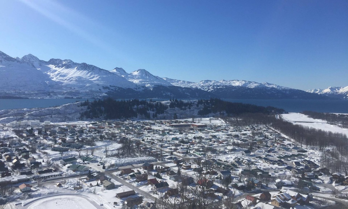 Valdez House | Black Gold Getaway .Walking distance to town
