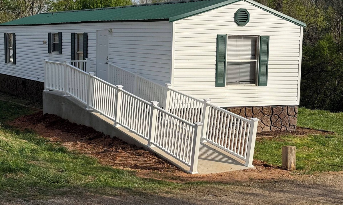 Hayesville House | Book longer and save weekly plus monthly discounts