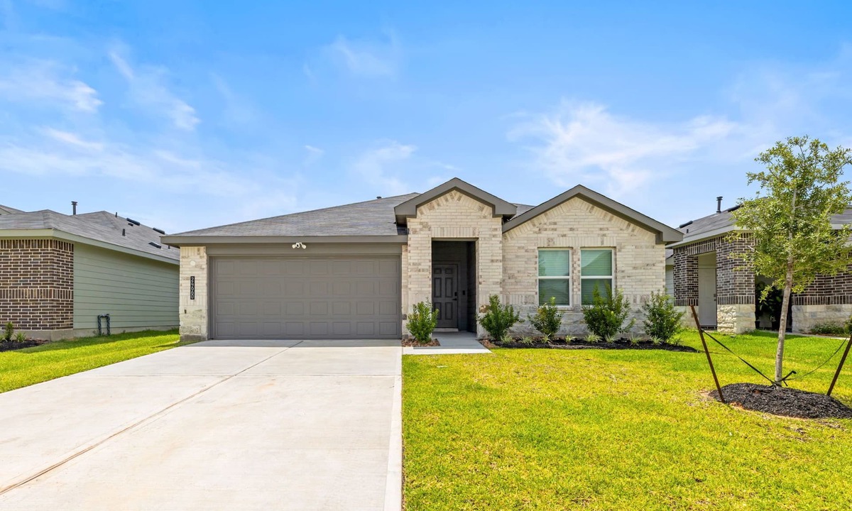 Magnolia House | Brand-New 4BR Magnolia Retreat · Sleeps 8 · Fast WiFi · 30 Min to Woodlands