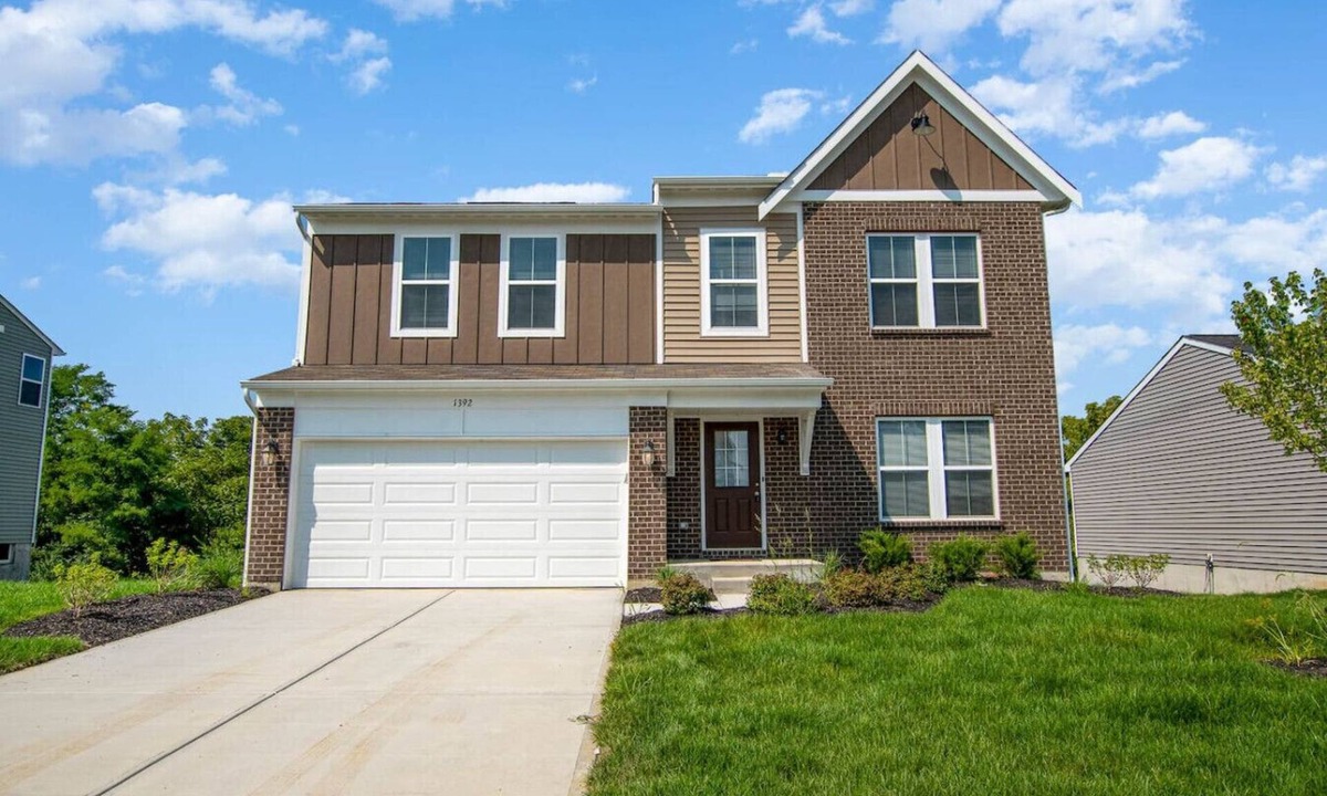 Otterbien Home House | Brand new construction in well-kept HOA community.