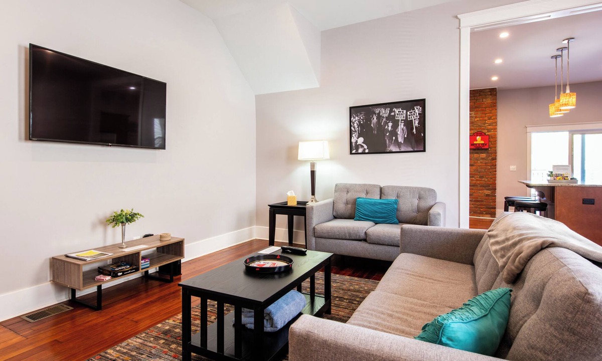 Phoenix Hill House | Brew & View, Walkable, City View, Brewery District