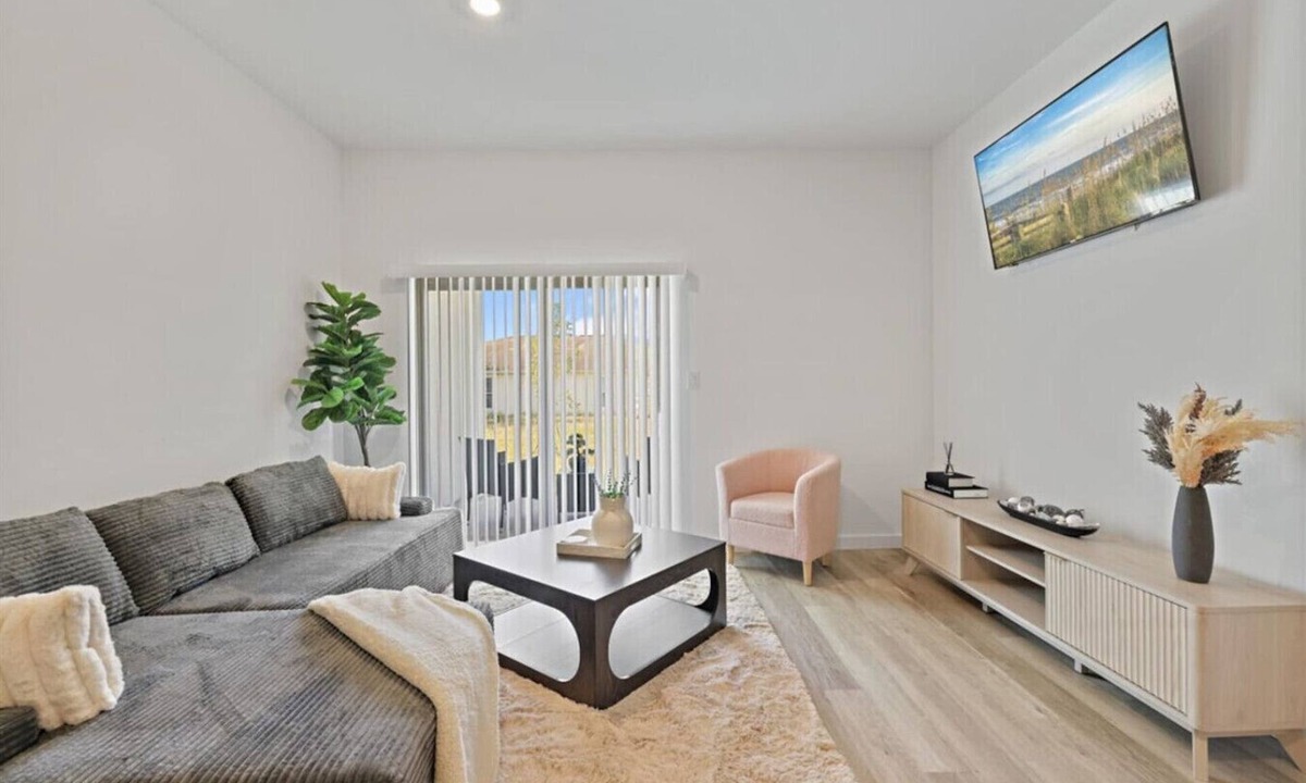 Westminister House | Bright & cozy 3BR retreat